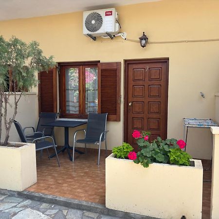 Stelios Rooms ปาไลโอโกรา ภายนอก รูปภาพ